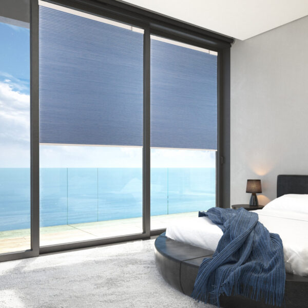 Plug-free ,Drill-free, Electric beehive curtain